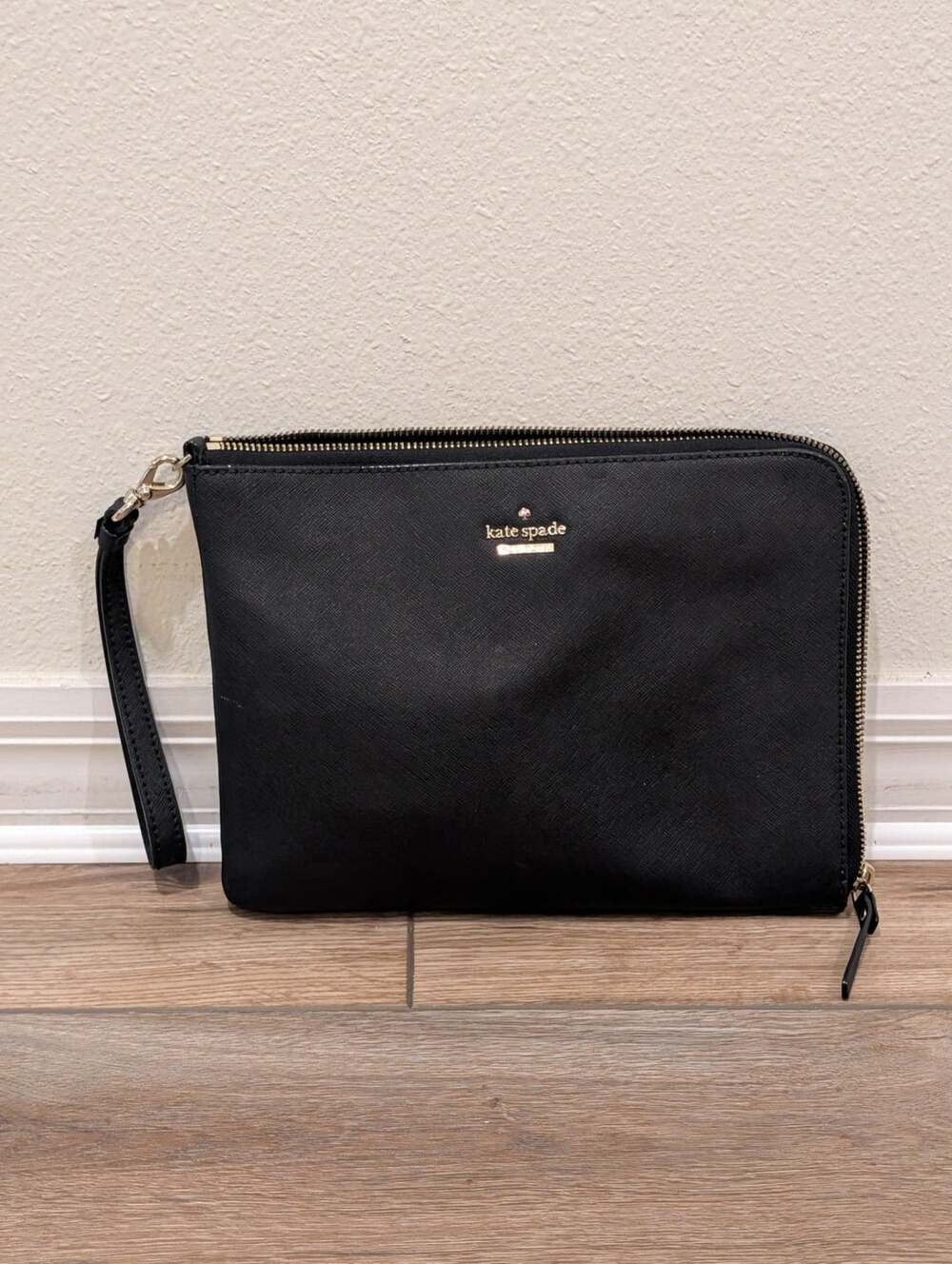 Kate Spade x Everpurse Just Charge It Black Saffiano Leather Phone Charging Wris